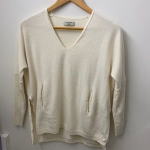Aritzia Babaton cream white vneck sweater
